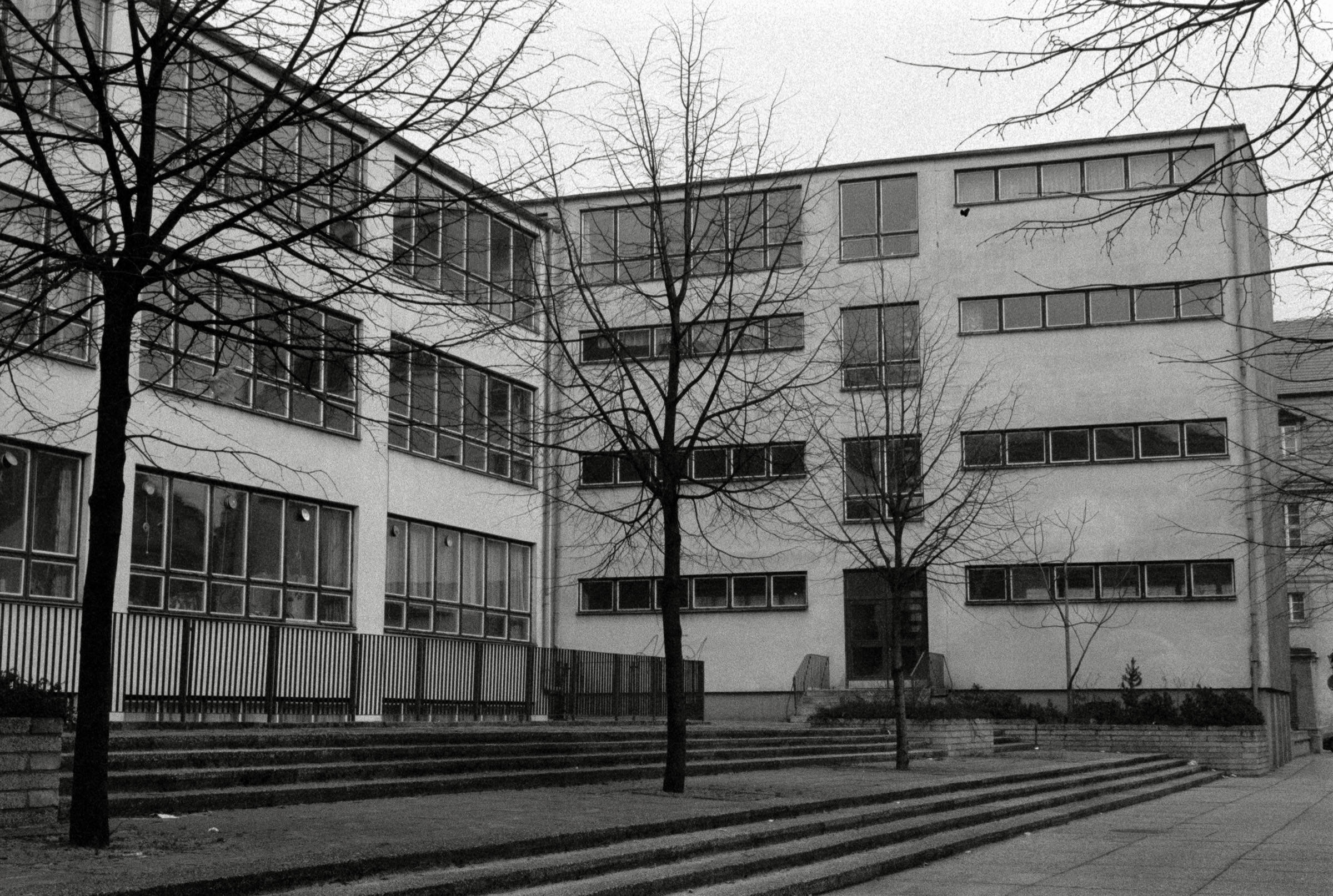 AHP F1993 03 004 sc240902 img12 NLP